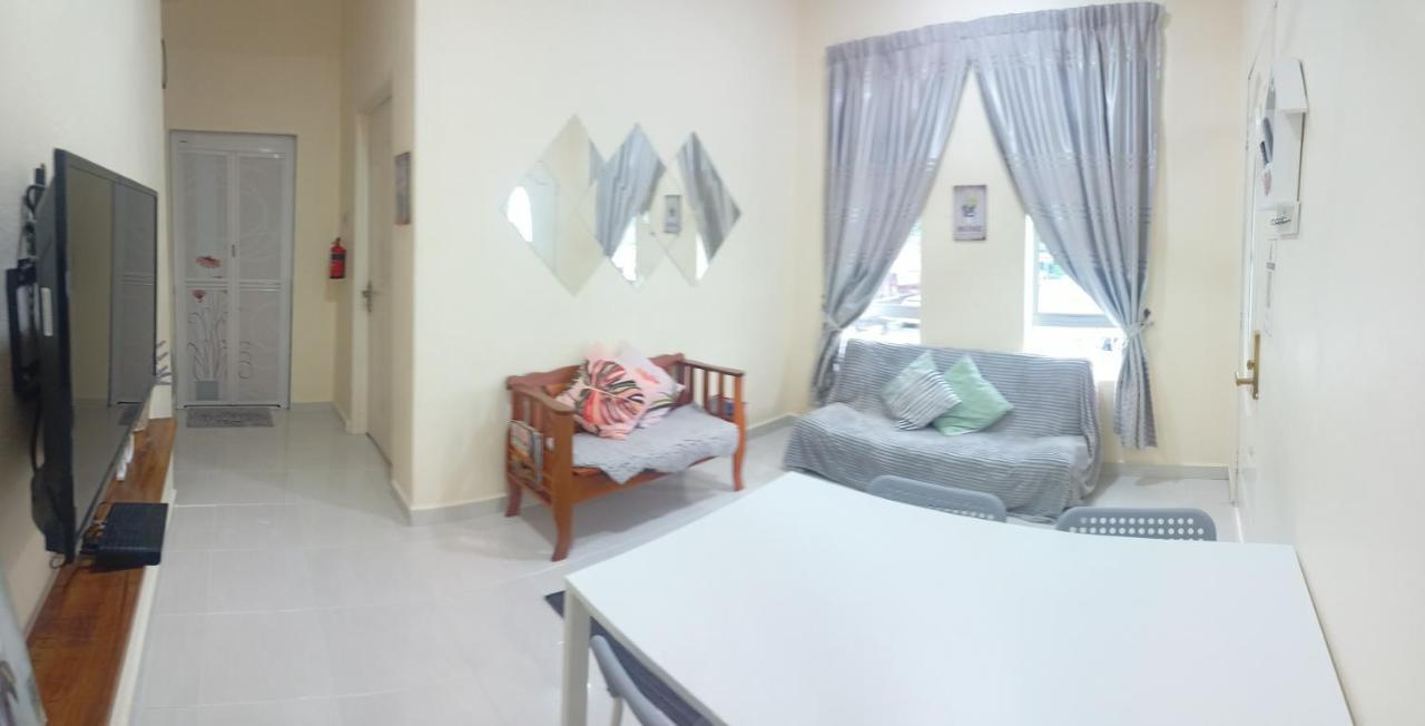 Topville Homestay Kangar Exterior foto